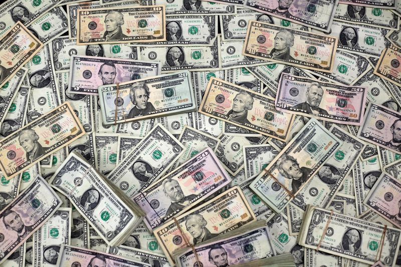 Dolar amerykański osłabł w zeszłym tygodniu. Czy umocni się w przyszłości?